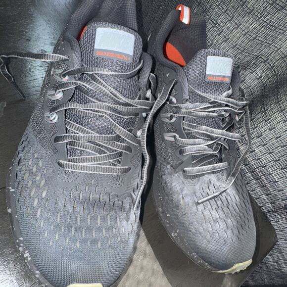 Nike Womens Zoom Winflo 4 Shield US 8 - 921721-004 Grey Athletic Running Shoe - Picture 3 of 10